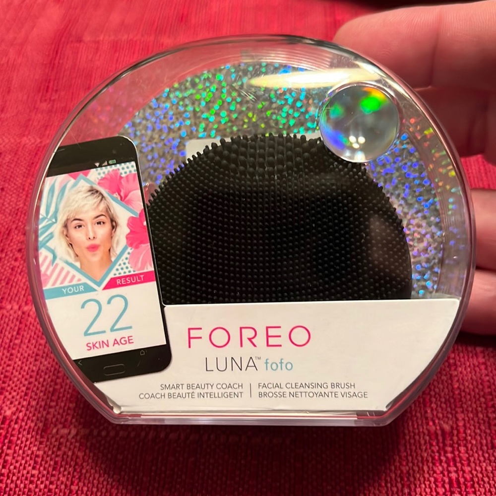FOREO LUNA fofo Facial Brush with Skin Analysis